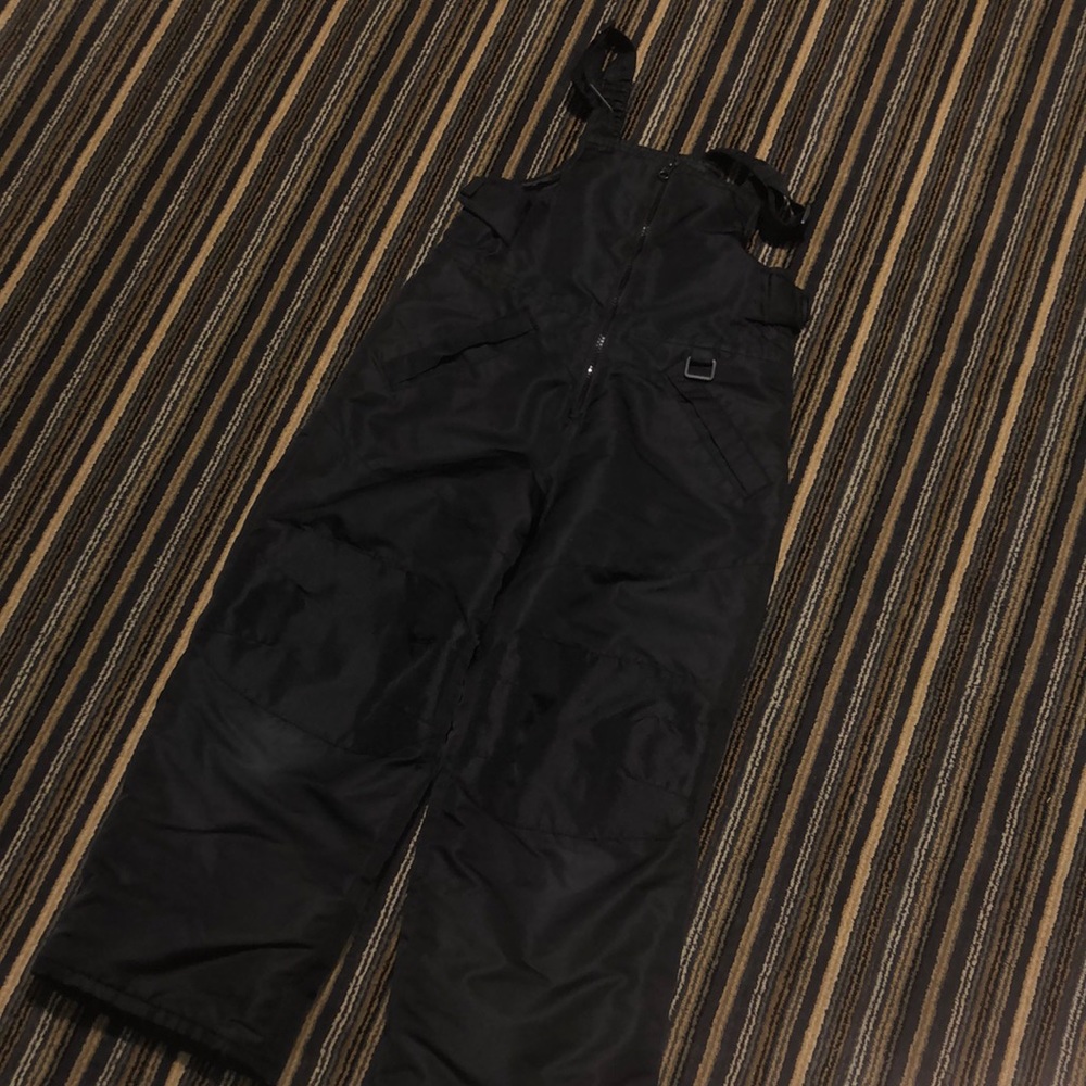 Black snow pants